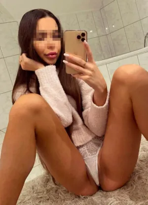 проститутка Юлия, 22, Питер